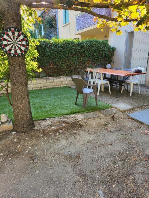 Grande Maison Avec 5 Chambres Et Jardin Avignon Bagian luar foto