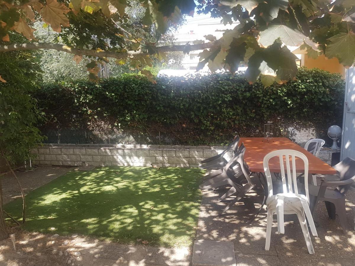 Grande Maison Avec 5 Chambres Et Jardin Avignon Bagian luar foto