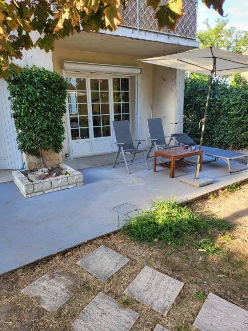 Grande Maison Avec 5 Chambres Et Jardin Avignon Bagian luar foto